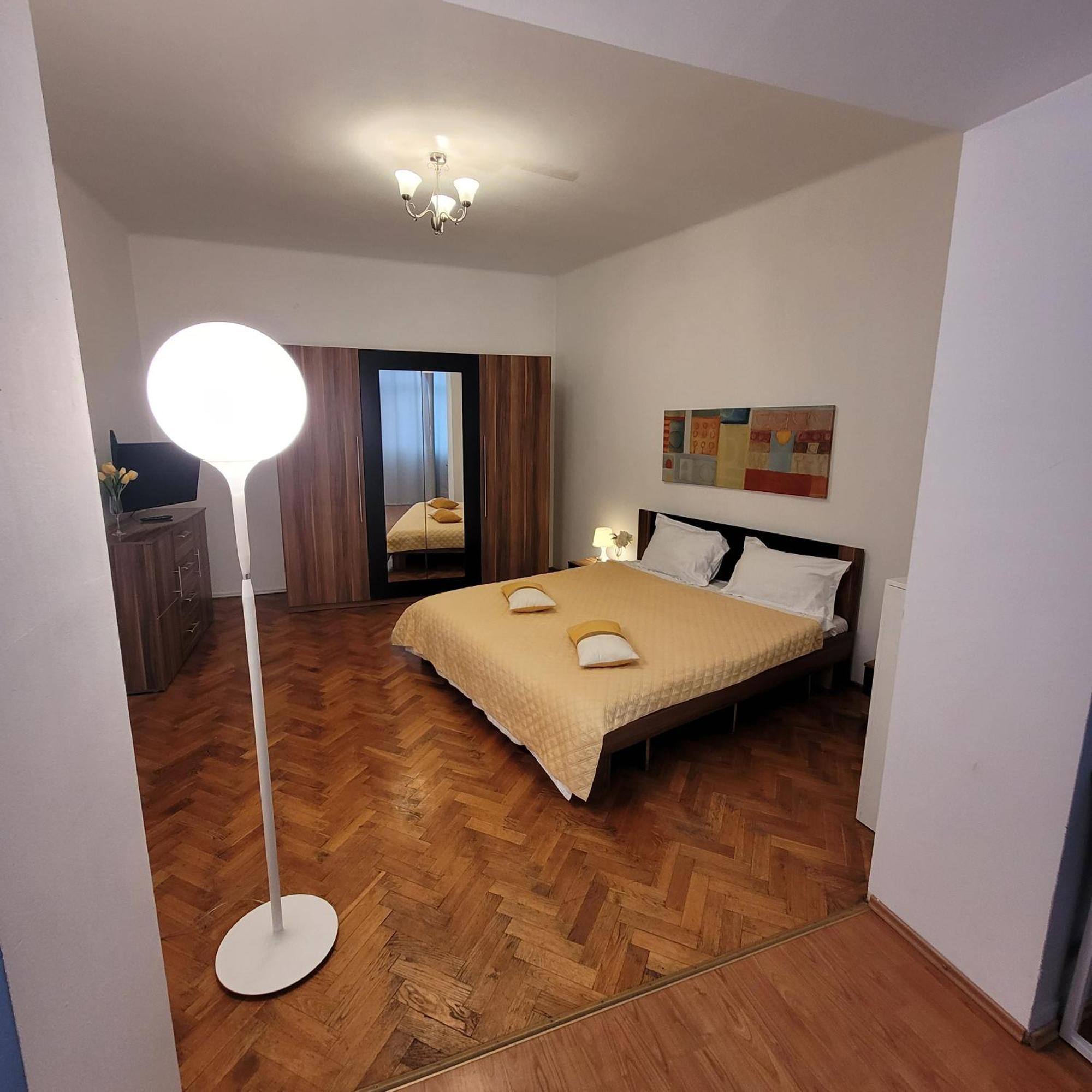 Anastasia Bratianu Apart 24 A Self Check From 2 Pm Bucarest Habitación foto